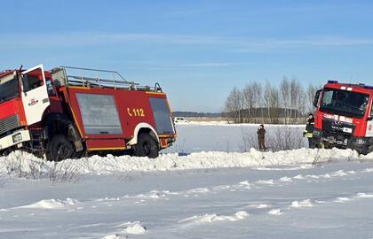 Ugniagesiai užklimpo pusnyse