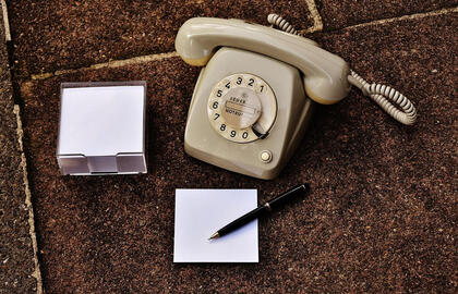 Telefoniniai sukčiai išviliotais pinigais ilgai nesidžiaugė