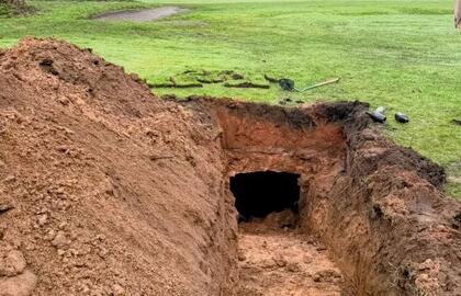 Golfo aikštyne atsivėrusi duobė