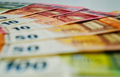 Grynieji pinigai, vagystė