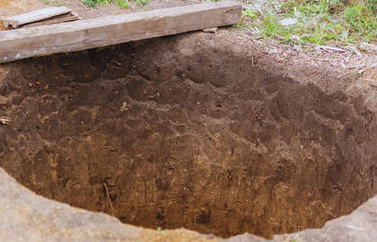 Vokietijoje aptikta milžiniška duobė su žmonių palaikais