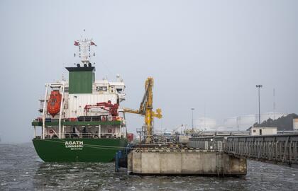 Laivas Agath su metanolio kroviniu Klaipėdos skystųjų energijos produktų terminale