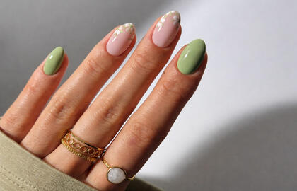 Pavasarinis manikiūras, kuris pabrėžia rankų grožį be perteklinio dekoro