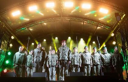 Nepriklausomybės laužai ant istorinio Stalo kalno Vilniuje.