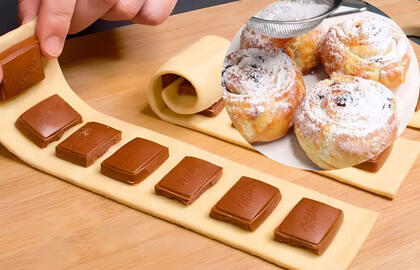 Kepu šokoladą sluoksniuotoje tešloje