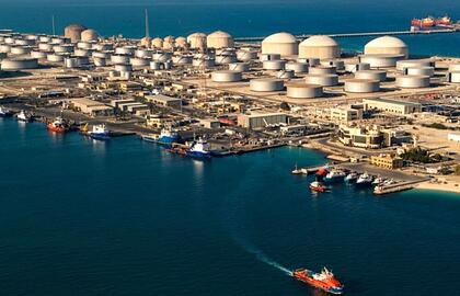 Naftos perdirbimo gamykla Saudo Arabijoje