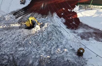 Sniego valymo darbai stadione