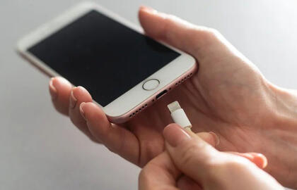 Telefonas nustojo krautis? Štai ką reikia patikrinti pirmiausia