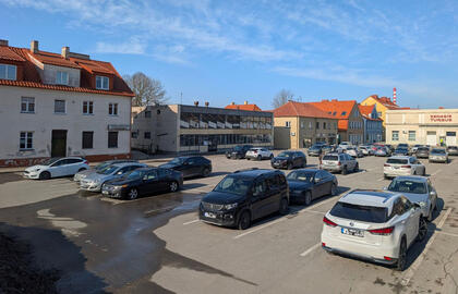 Turgaus aikštė, automobilių stovėjimo aikštelė