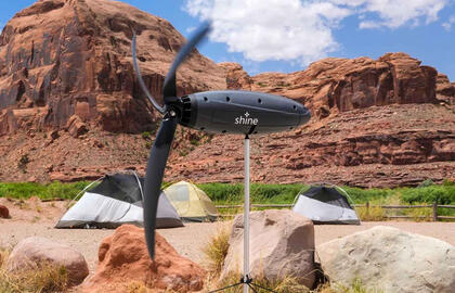 Atsisveikinkite su saulės baterijomis: ši nešiojama turbina gamina energiją net naktį