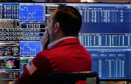 JAV ir Iranui paskelbus paliaubas, nukrito naftos kainos, Azijos rinkose šoktelėjo akcijų vertė