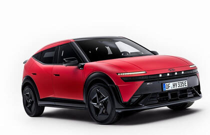 Stilingas ir nebrangus: „Hyundai“ pristatė kompaktišką elektromobilį jaunimui