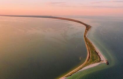 Kinburno nerijoje plazdena Ukrainos vėliava