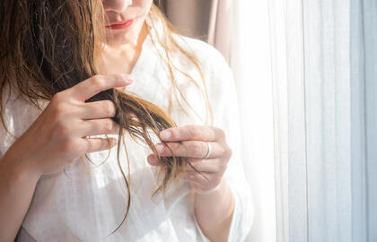 Negalite užsiauginti ilgų plaukų? Specialistė įvardijo tikrąsias to priežastis