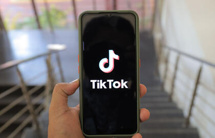 Tik tok, telefonas