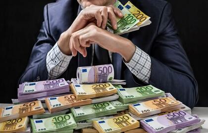 Turtas, pinigai, eurai, turtingiausi žmonės