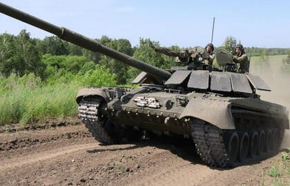 „T-80UE-1 2.0“ pasirodymas rodo, kad Rusija rado būdą eksploatuoti tankus su Charkive sukurtais varikliais, kurių pati negali remontuoti.