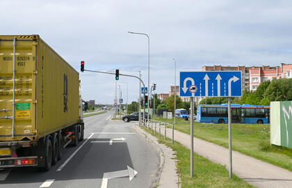 Klaipėda, vilkikas, kelio ženklai, Jūrininkų prospektas