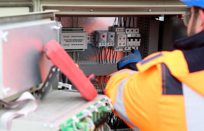 elektrikas, elektra