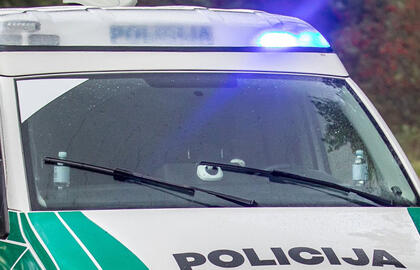 policija, policijos automobiliai, švyturėliai
