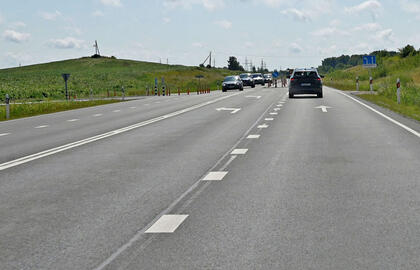 kelias, automobiliai