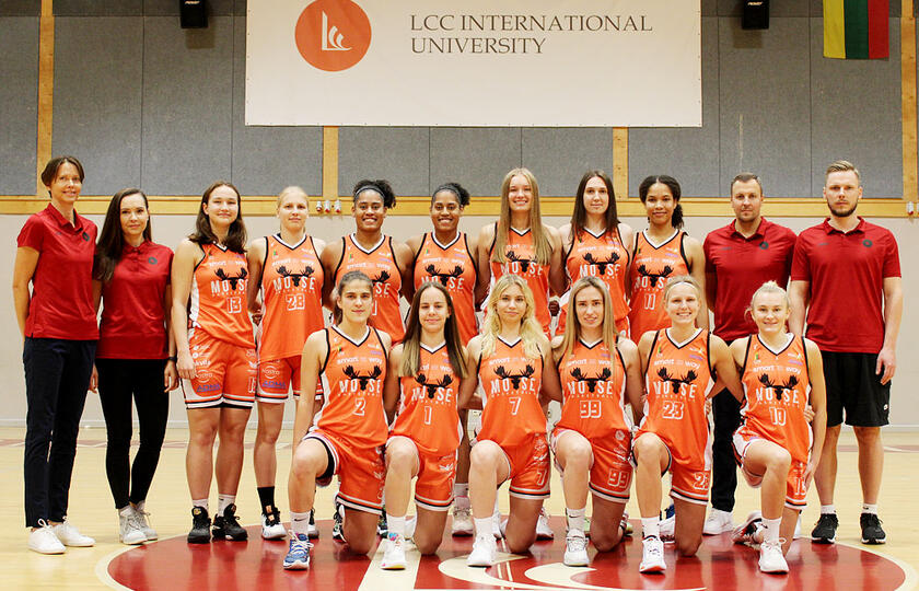 Klaipėdos LCC tarptautinio universiteto moterų krepšinio komanda 