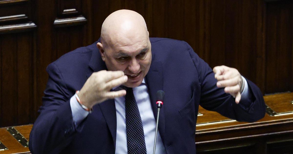 Il ministro della Difesa italiano chiede una soluzione politica in Ucraina