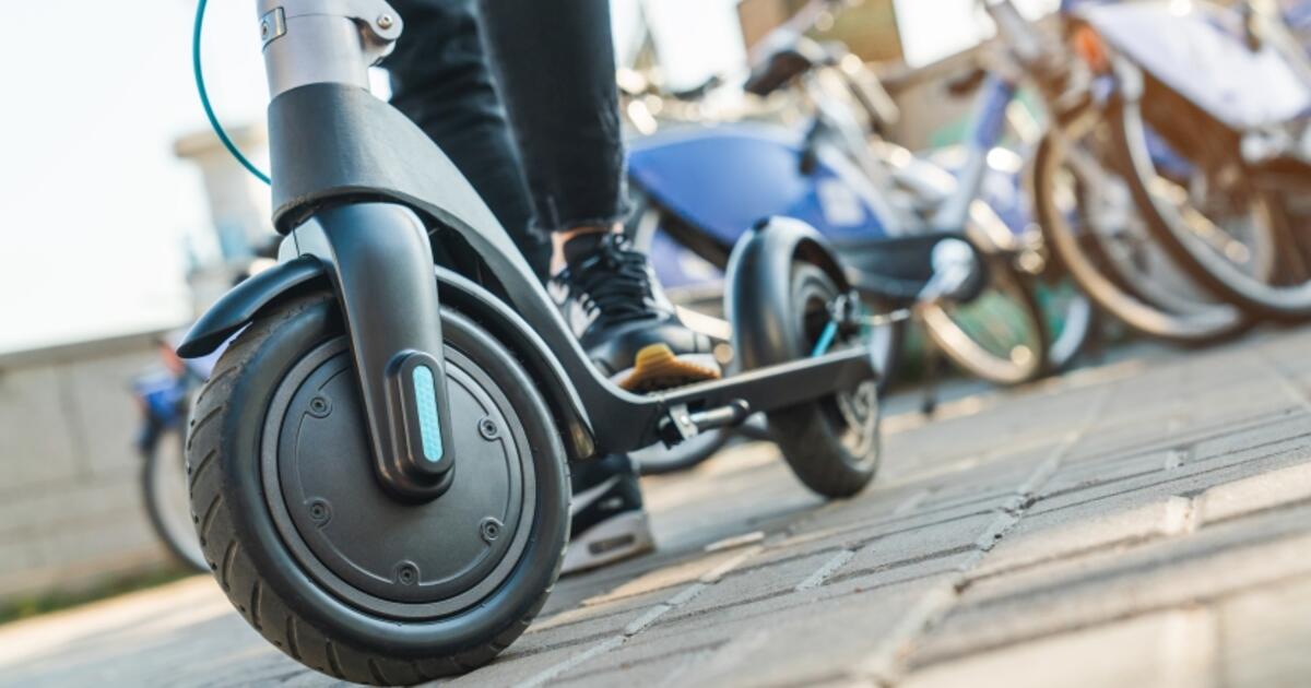 BMW kliudė elektriniu paspirtuku važiavusį nepilnametį - prireikė medikų