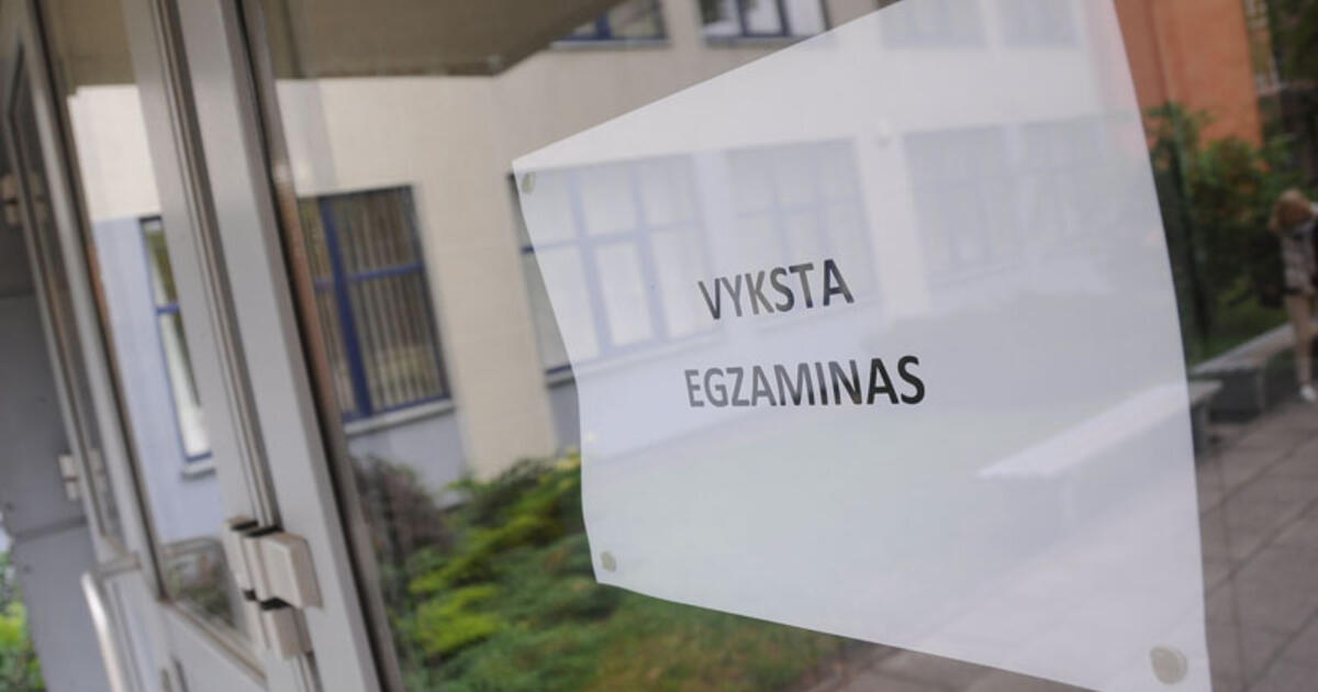 Vienuoliktokai ir dvyliktokai laikys užsienio kalbų egzaminu