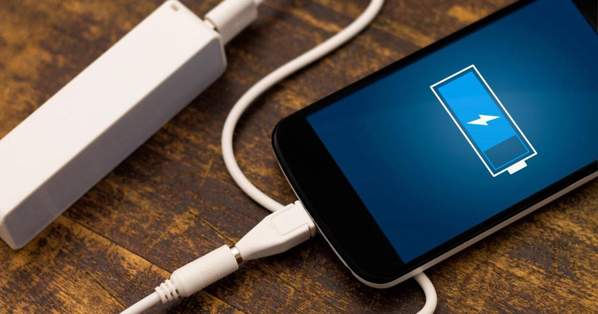 Kodėl senoji „pirmojo įkrovimo“ akumuliatoriaus taisyklė nebetaikoma naujiems telefonams