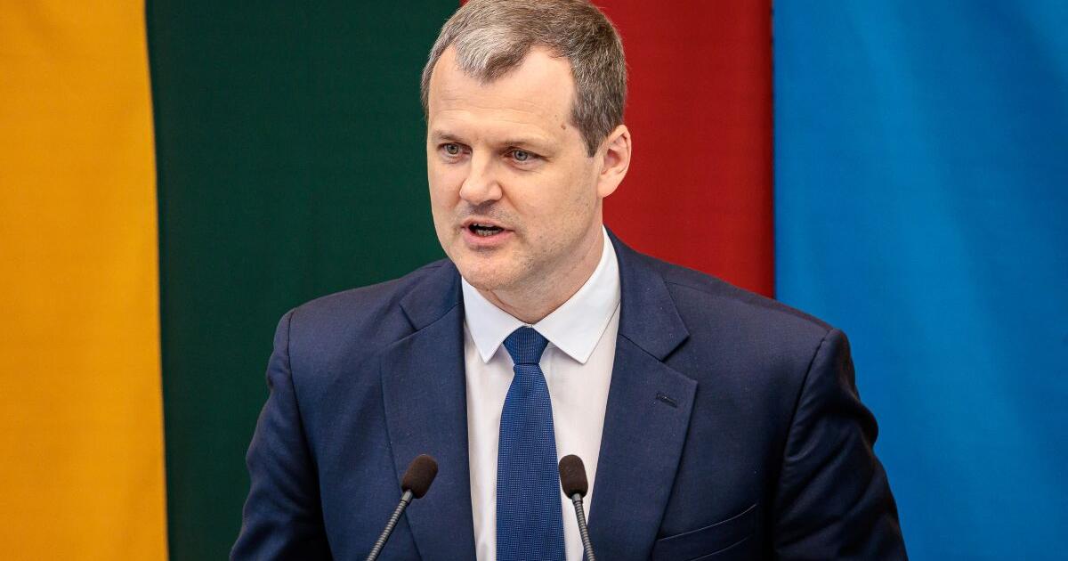 Paluckas perleido visas savo akcijas įmonėje „Emus“