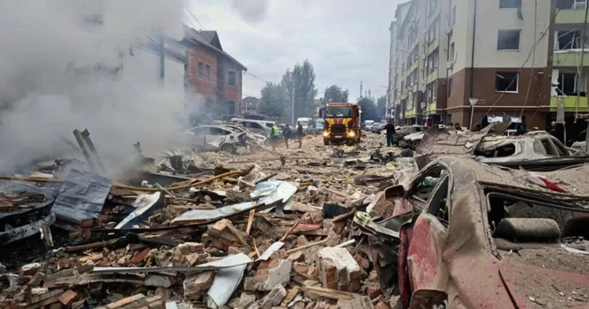 Rusija platina naują DI sukurtų vaizdo įrašų seriją su neva „gatvėse kalbinamais ukrainiečiais“