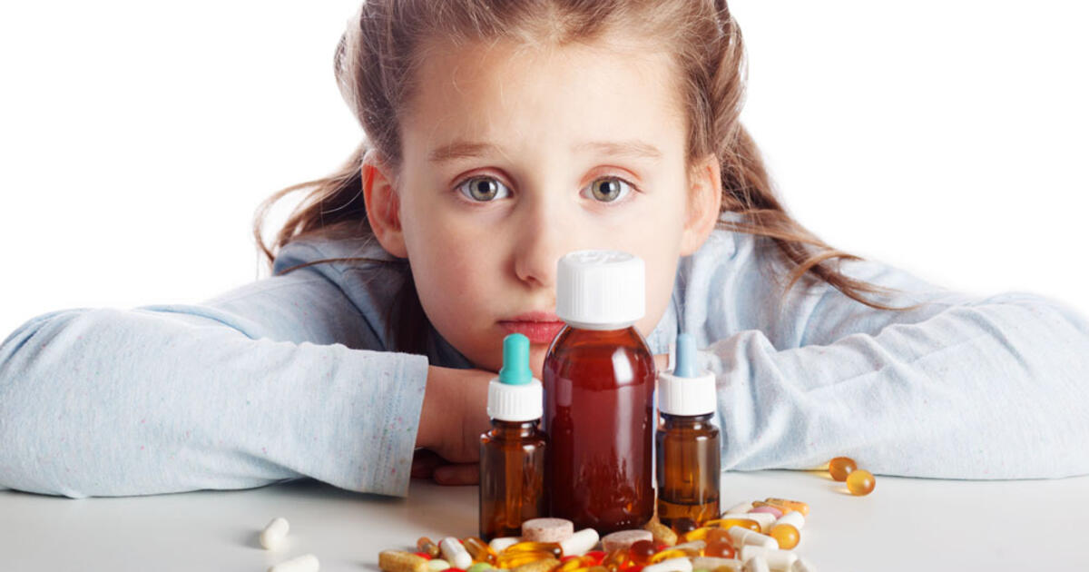 Tėvų galvos skausmas: ką daryti, jei vaikas atsisako vaistų ir vitaminų?
