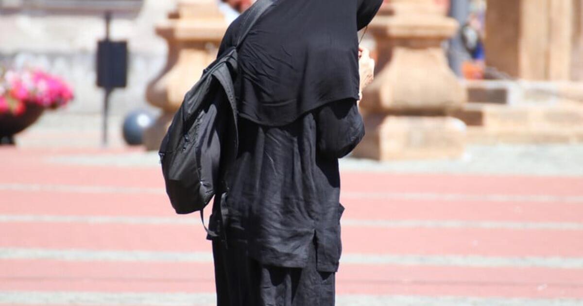 Irane už pasirodymą be hidžabo sulaikyta sportininkė