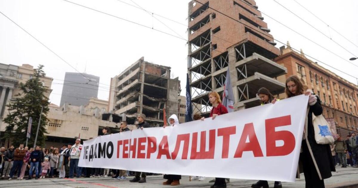 Šimtai žmonių Belgrade protestavo prieš Trampo žento viešbučio statybos projektą