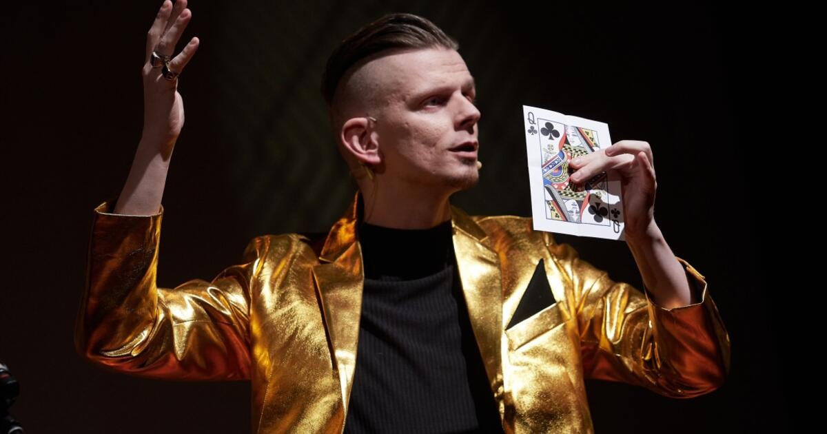 Iliuzionistas apie tamsiają darbo pusę: po šventės su plačia šypsena – kasdienis noras, kad gyvenimas baigtųsi