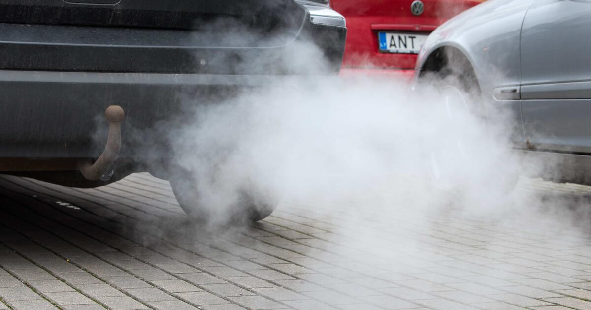 Aplinkosaugininkai negalės tikrinti lengvųjų automobilių taršos