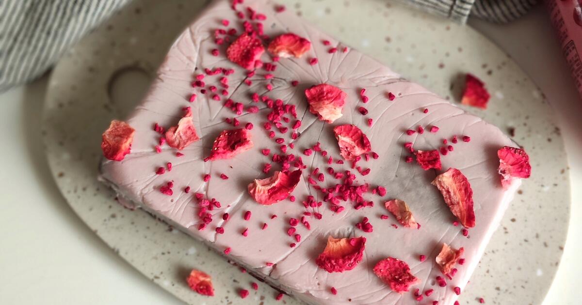 Maisto tinklaraštininkė pasidalino nekepto kisieliaus pyrago receptu