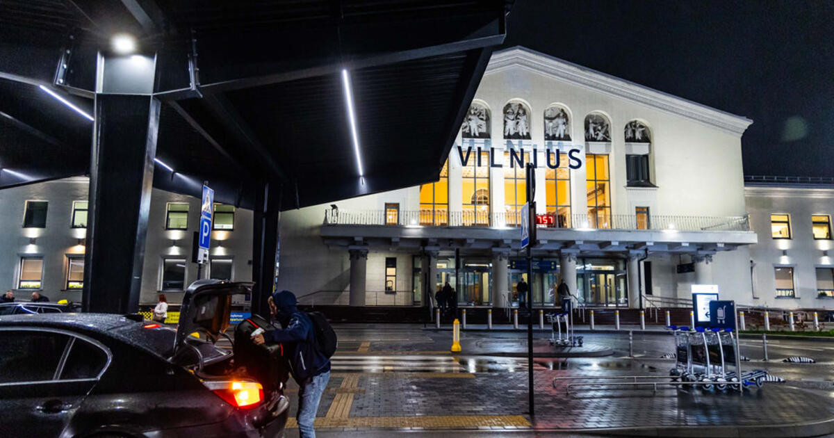 Dėl kontrabandinių balionų grėsmės naktį uždarytas Vilniaus 
