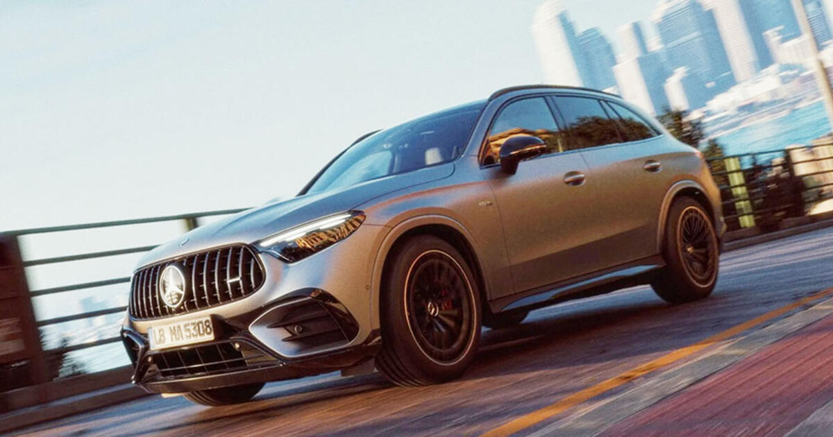 Debiutavo sportiškas „Mercedes-AMG GLC53“ krosoveris su 3,0 litrų varikliu ir hibridine galia