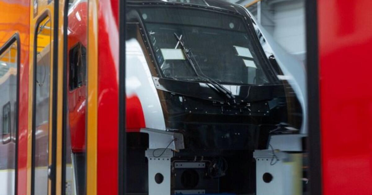 Žalioji revoliucija ant bėgių: Kaune debiutuoja pirmasis „Stadler“ baterinis traukinys