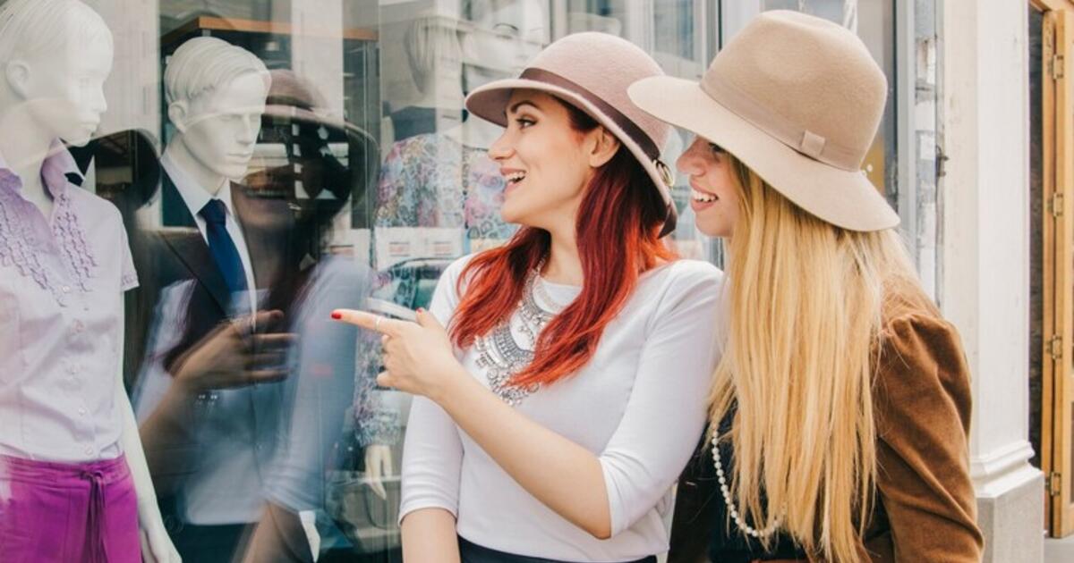 Astrologė įvardijo Zodiako ženklus, kurie žmones vertina tik pagal drabužius