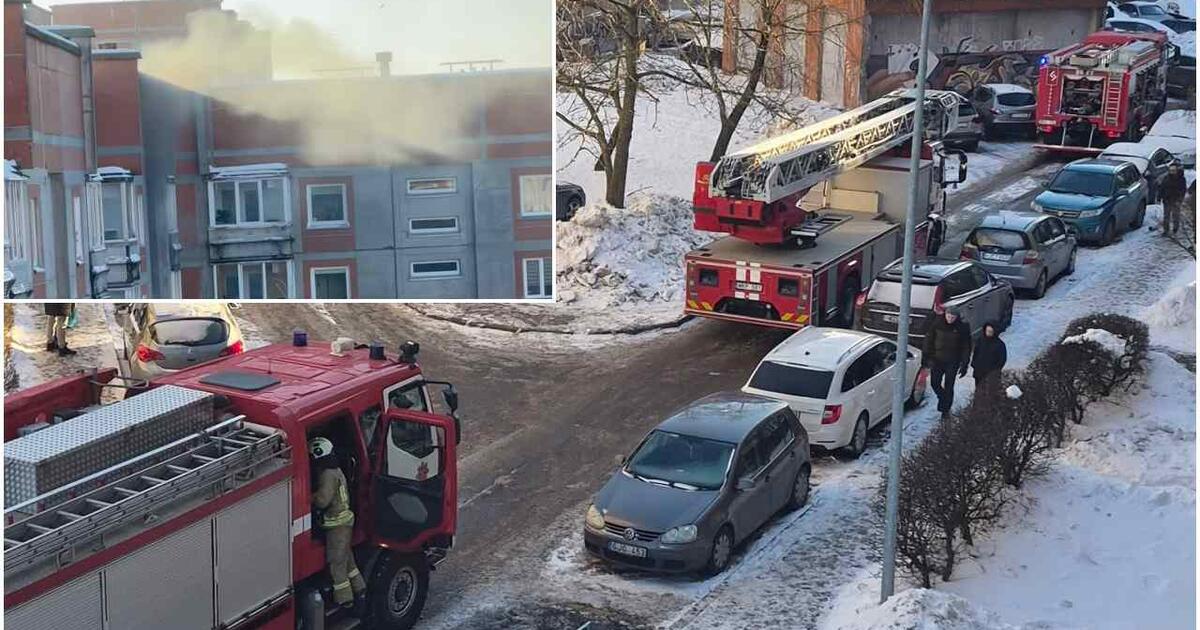 Kerštas ar vandalizmas? Ugnis plykstelėjo daugiabučio laiptinėje (video)
