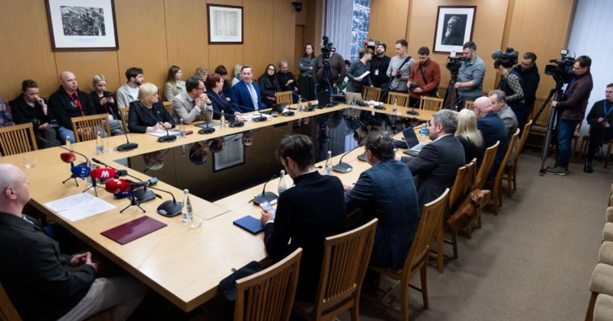 LRT valdysenos pokyčiai: darbo grupė vertina 160 puslapių pataisų paketą