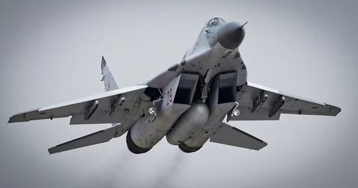 Slovakijos spaudoje didžiulė audra: nuo kaltinimų „valstybės išdavyste“ iki teisinio ginčo dėl naikintuvų perdavimo Ukrainai