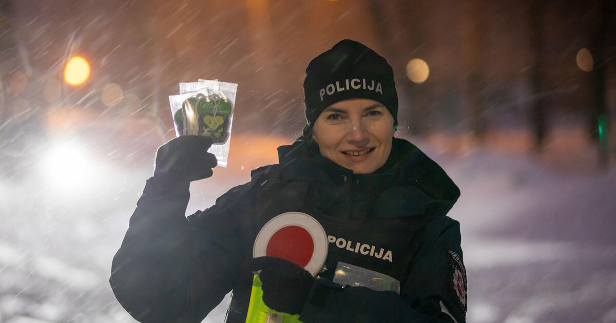 Į darželius vaikus atvežusius tėvus pasitiko policininkai: priminė elementarius dalykus