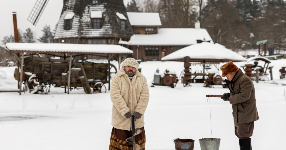 Duetas 2 METRAI pristato naują kūrinį: laisvę vyrams ir kojoms ant stalo!