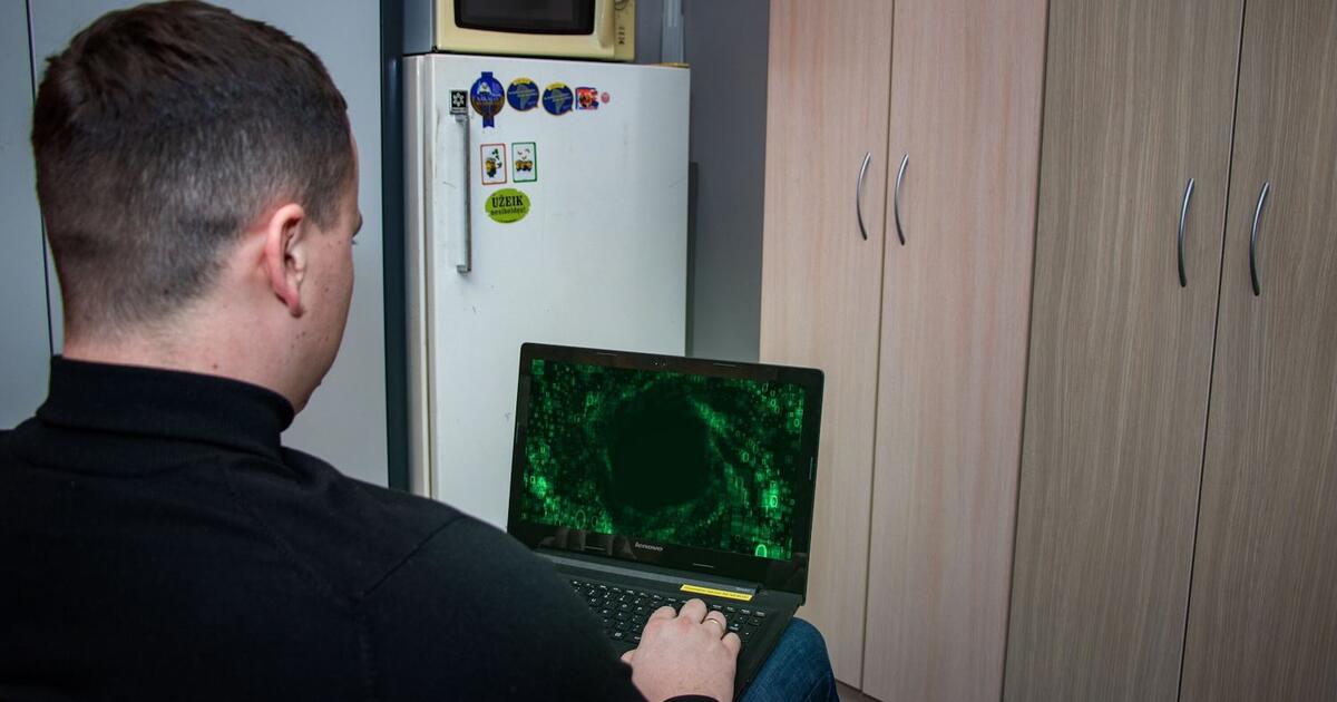 Saugesnio interneto diena: švenčia ir per savaitę įspūdingai uždirbę sukčiai