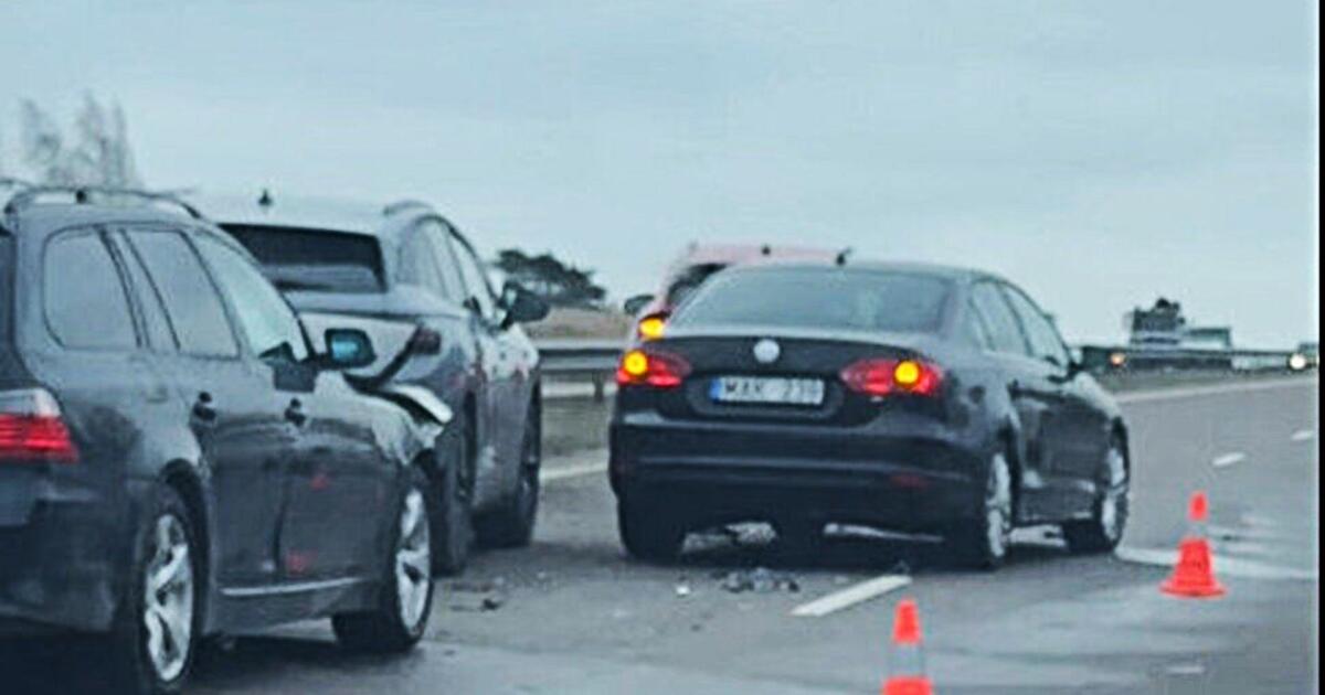 Masinė avarija magistralėje prie Klaipėdos: susidūrė 6 automobiliai