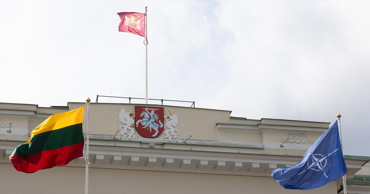 Lietuvos narystės NATO metinių proga visoje šalyje bus keliamos vėliavos